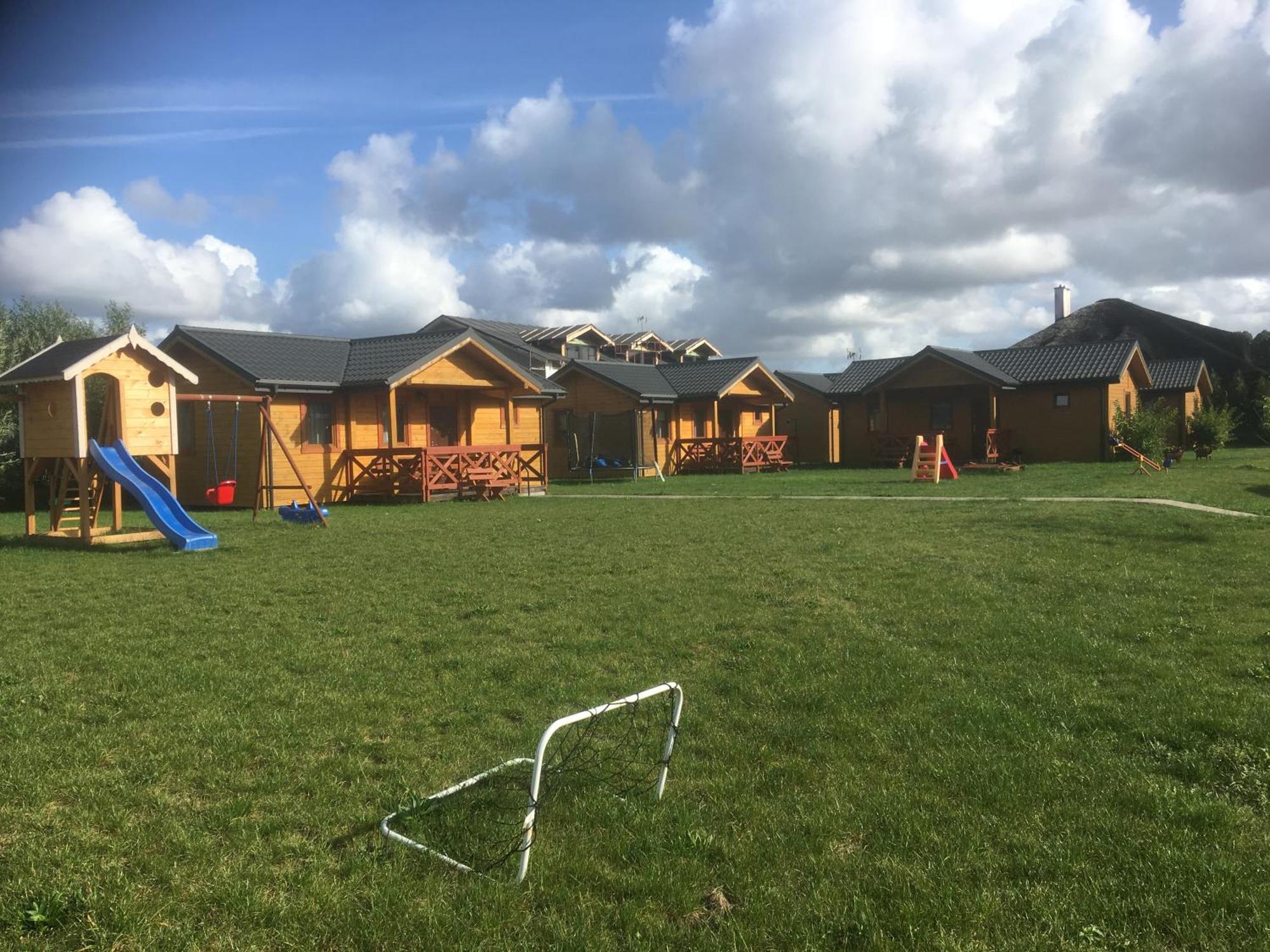 Villa Aurelia Pokoje Goscinne I Domki Letniskowe ミエレンコ エクステリア 写真