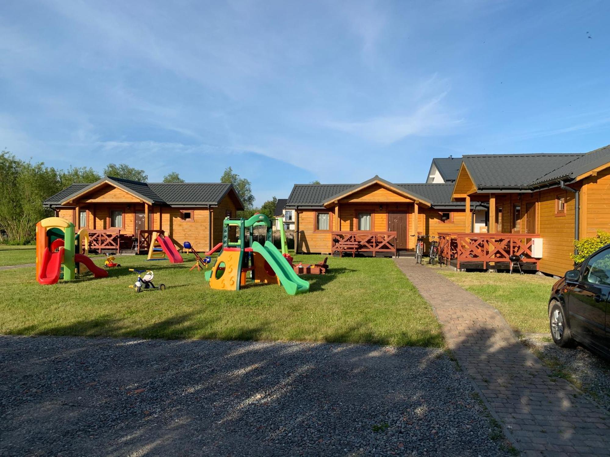 Villa Aurelia Pokoje Goscinne I Domki Letniskowe ミエレンコ エクステリア 写真