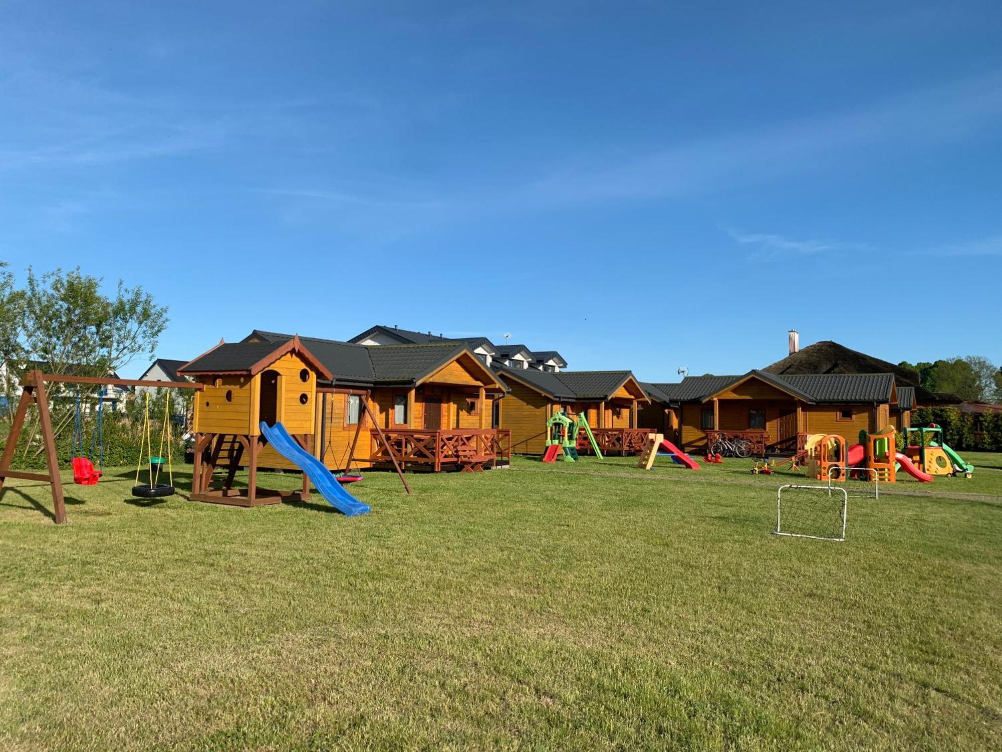 Villa Aurelia Pokoje Goscinne I Domki Letniskowe ミエレンコ エクステリア 写真