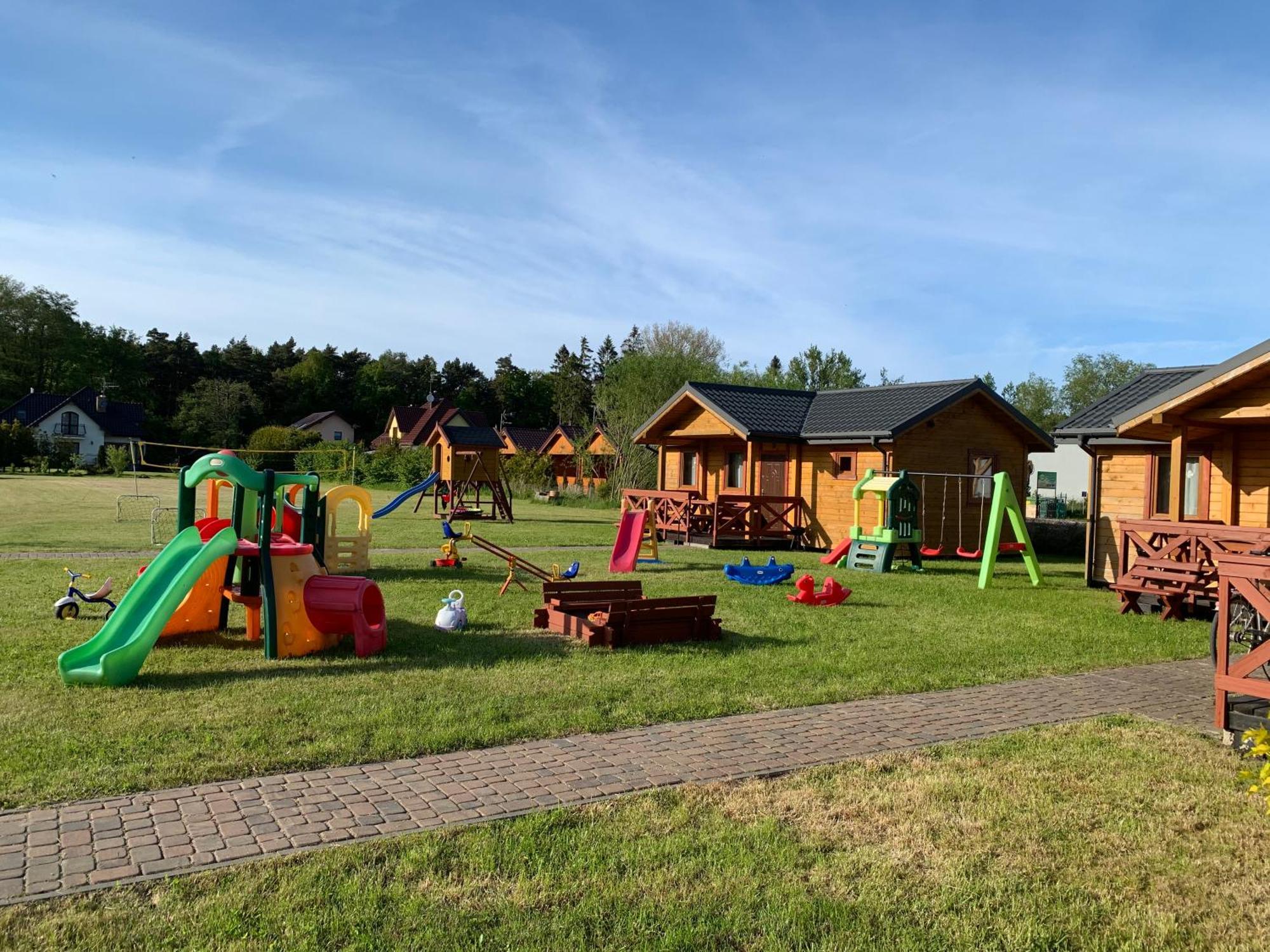 Villa Aurelia Pokoje Goscinne I Domki Letniskowe ミエレンコ エクステリア 写真